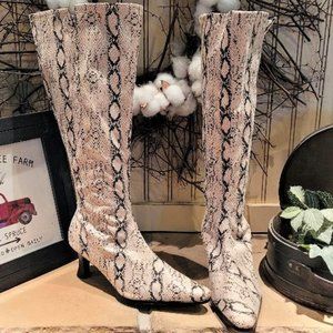 NWOT Comfortview Cream/Black Snakeskin Pattern Poloma Wide Calf Boot (Size 10M)